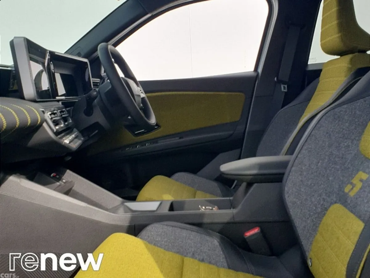 Renault 5 Hatchback, Electric, 2025, White