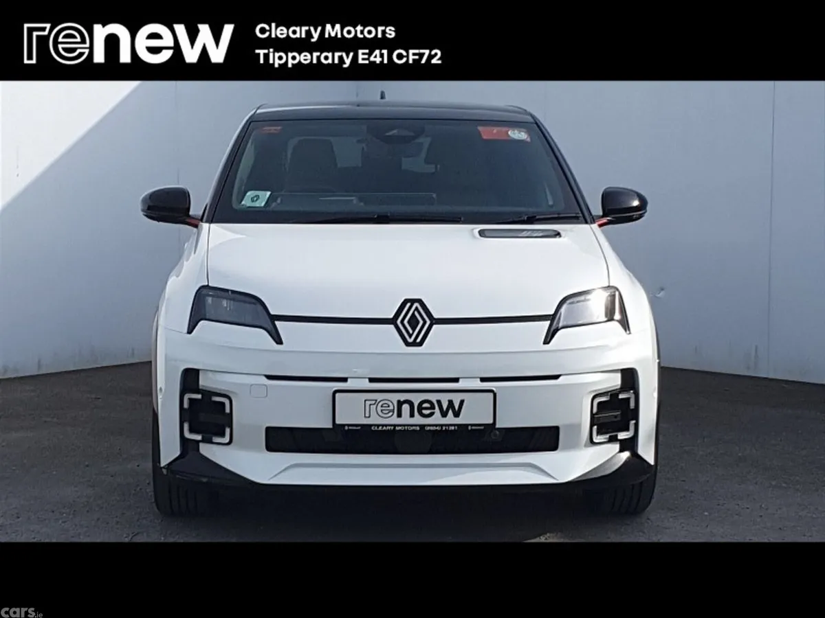 Renault 5 Hatchback, Electric, 2025, White