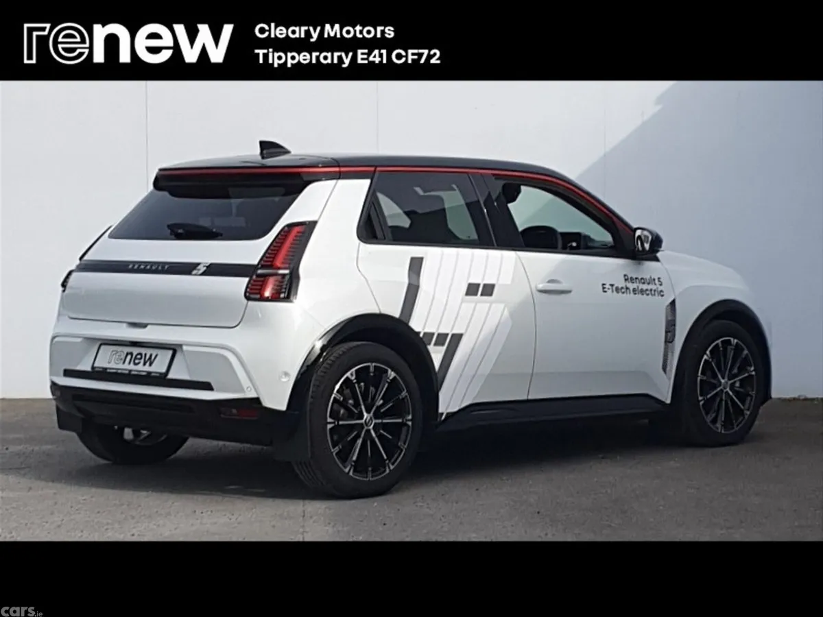 Renault 5 Hatchback, Electric, 2025, White