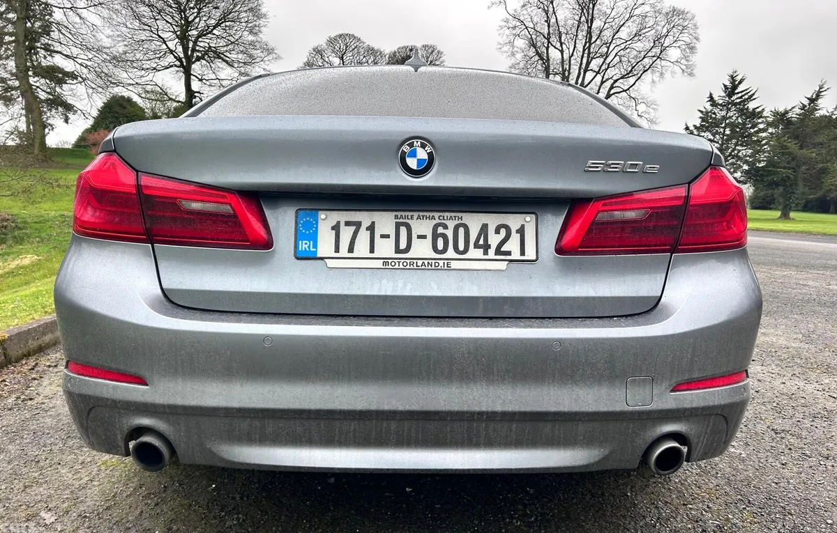 BMW 5-Series Saloon, Petrol Plug-in Hybrid, 2017, Blue