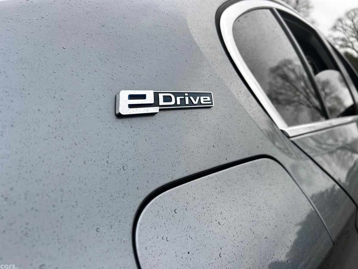 BMW 5-Series Saloon, Petrol Plug-in Hybrid, 2017, Blue