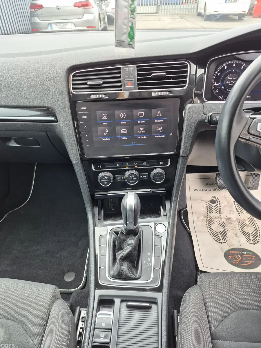 Volkswagen Golf Hatchback, Petrol, 2017, Red