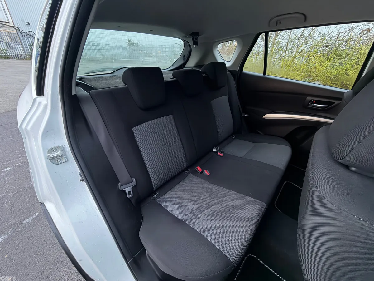 Suzuki SX4 S-Cross Hatchback, Petrol, 2014, White