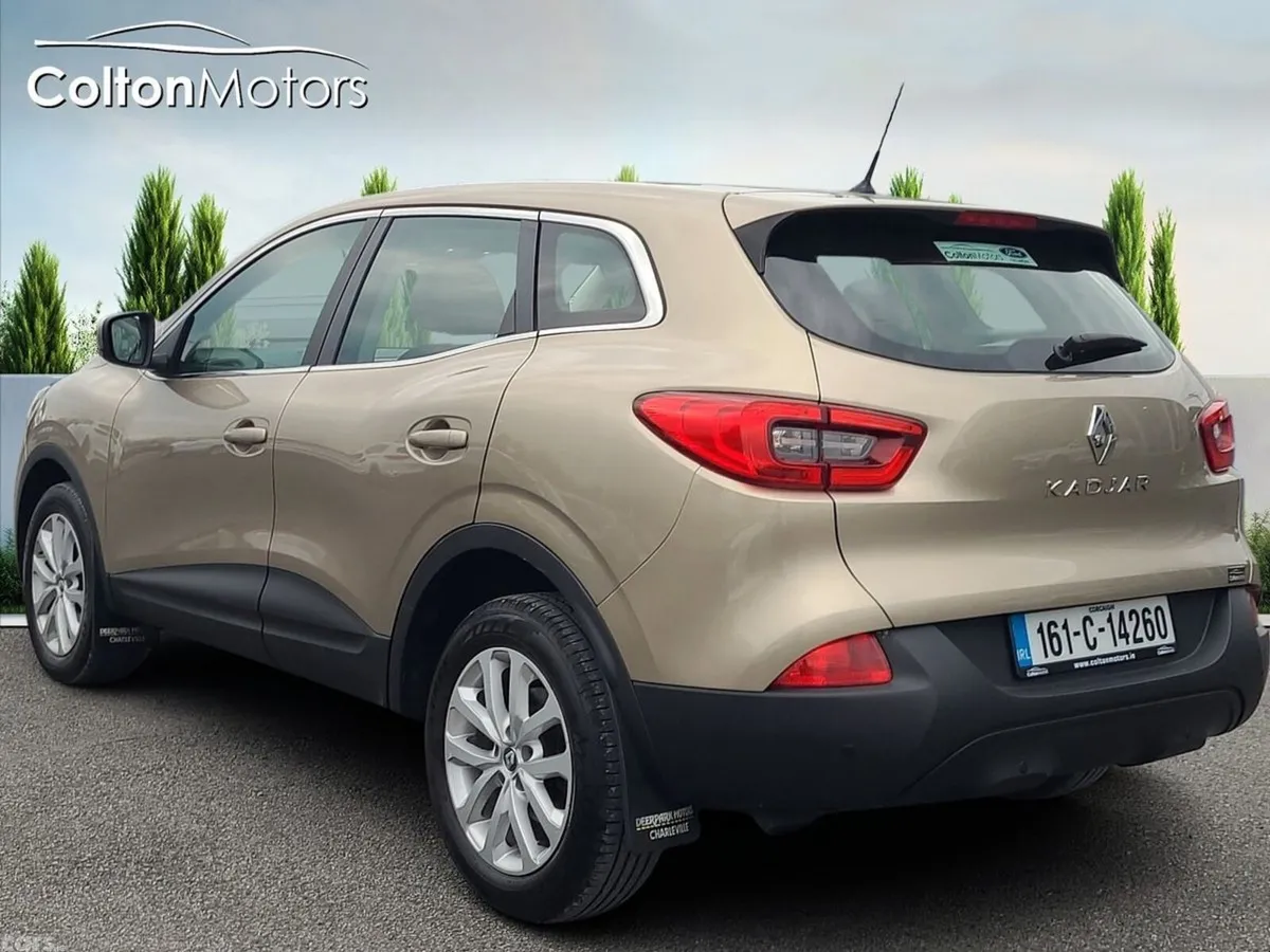 Renault Kadjar SUV, Petrol, 2016, Gold