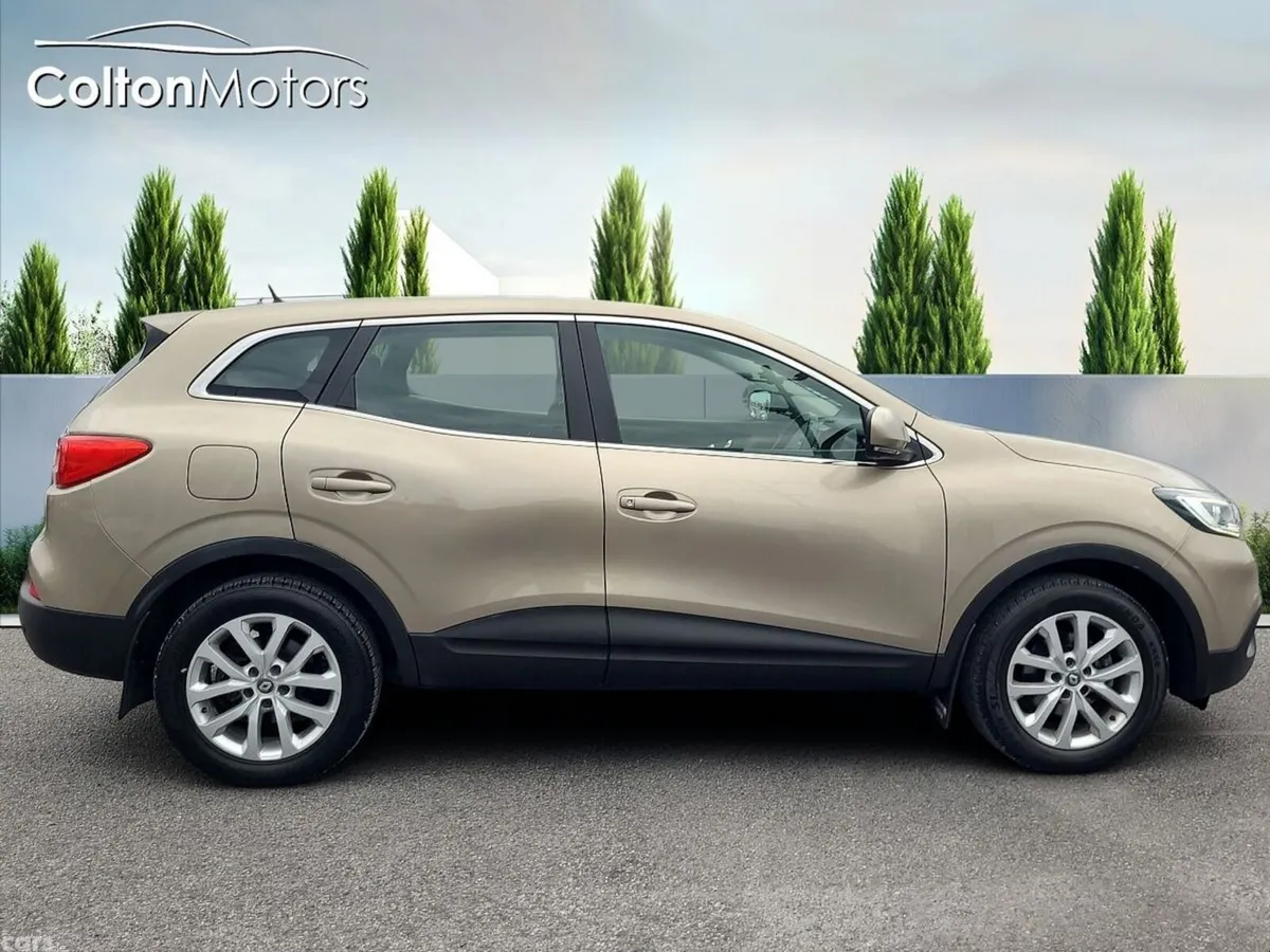 Renault Kadjar SUV, Petrol, 2016, Gold