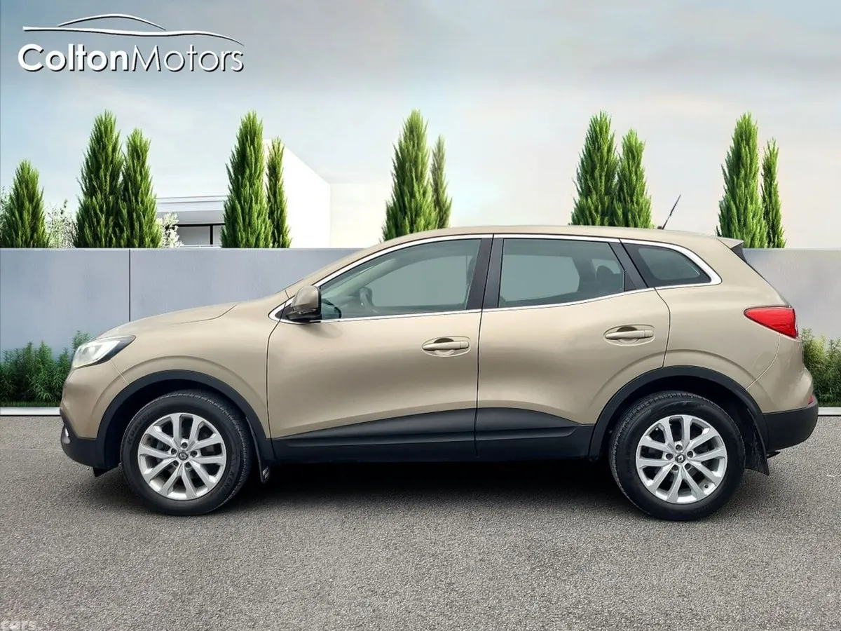 Renault Kadjar SUV, Petrol, 2016, Gold