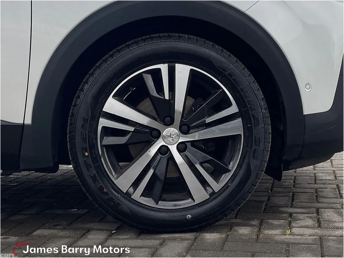 Peugeot 3008 MPV, Petrol, 2018, White