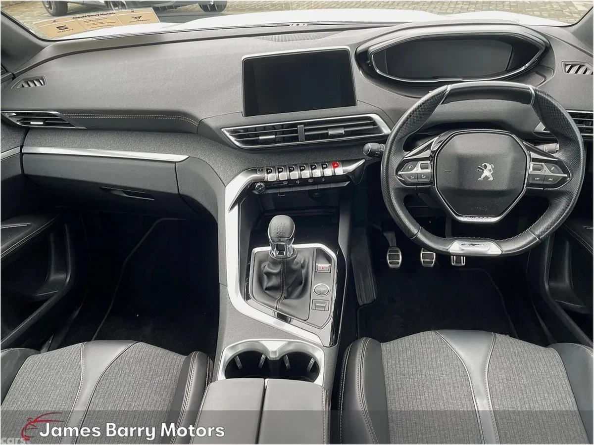Peugeot 3008 MPV, Petrol, 2018, White