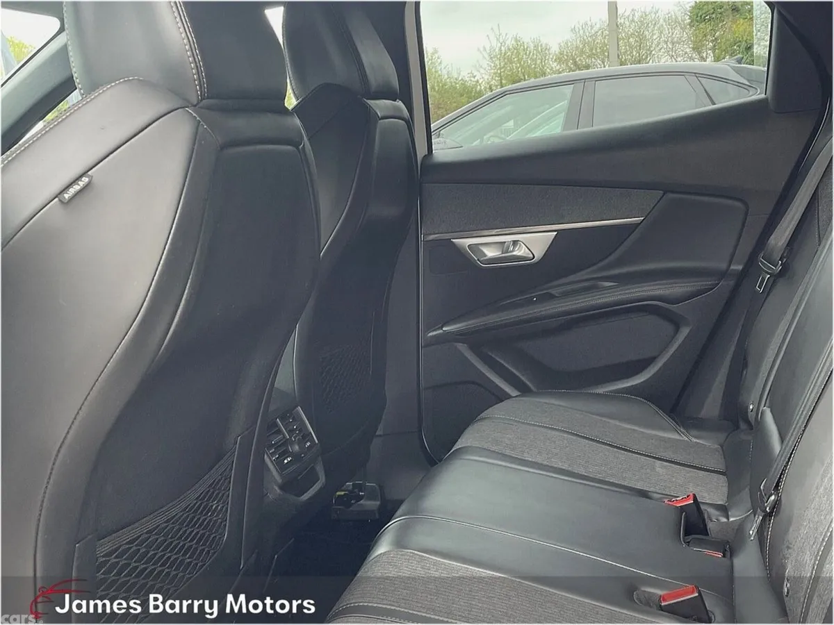 Peugeot 3008 MPV, Petrol, 2018, White