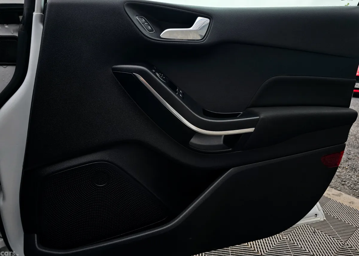 Ford Fiesta Hatchback, Petrol, 2019, White