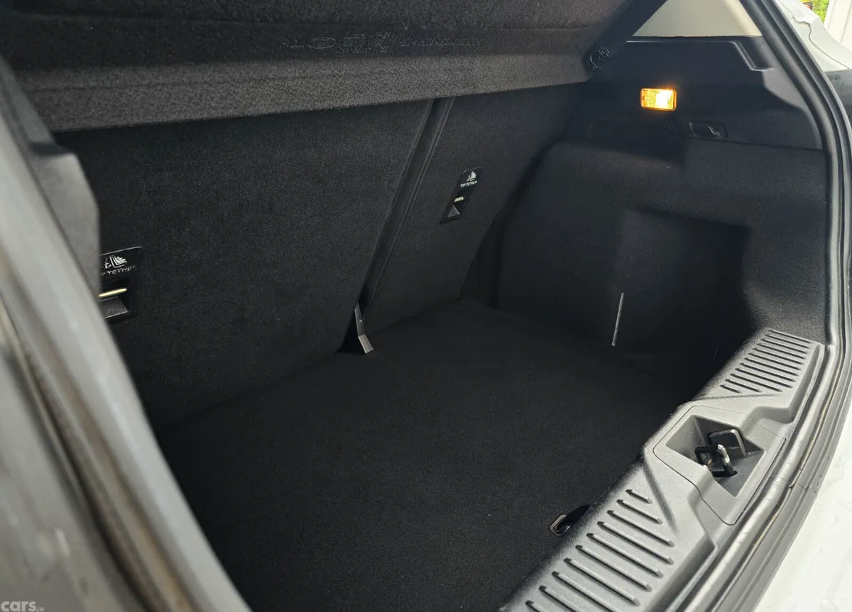 Ford Fiesta Hatchback, Petrol, 2019, White