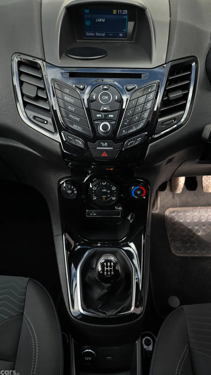 Ford Fiesta Hatchback, Petrol, 2017, Silver