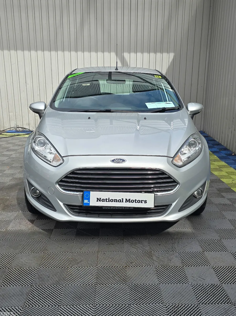 Ford Fiesta Hatchback, Petrol, 2017, Silver