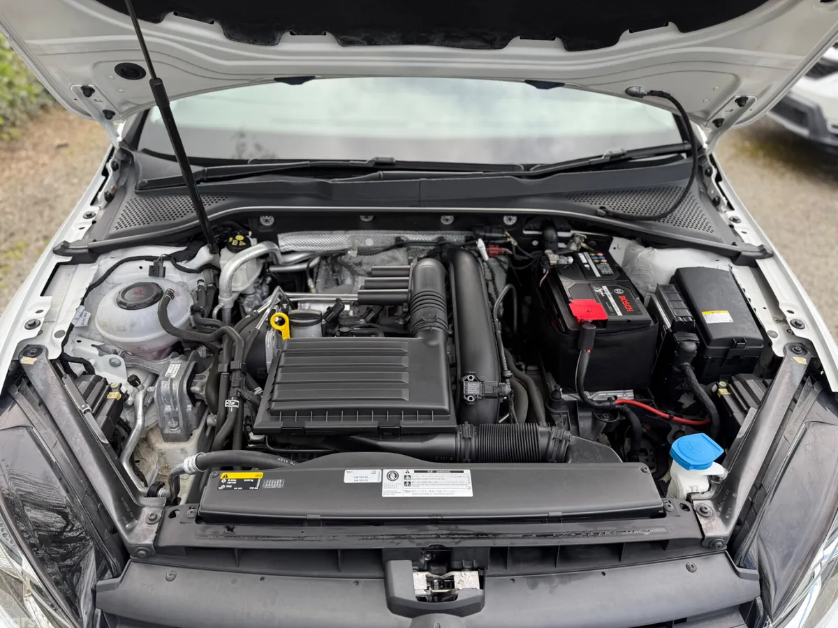Volkswagen Golf Hatchback, Petrol, 2019, White