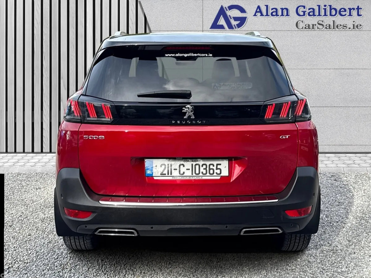 Peugeot 5008 MPV, Diesel, 2021, Red