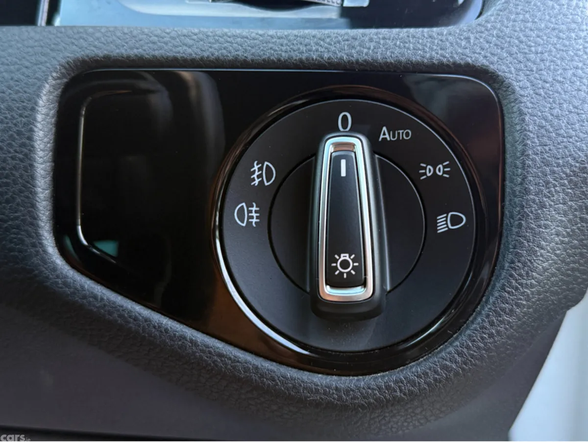 Volkswagen Golf Hatchback, Petrol, 2015, White