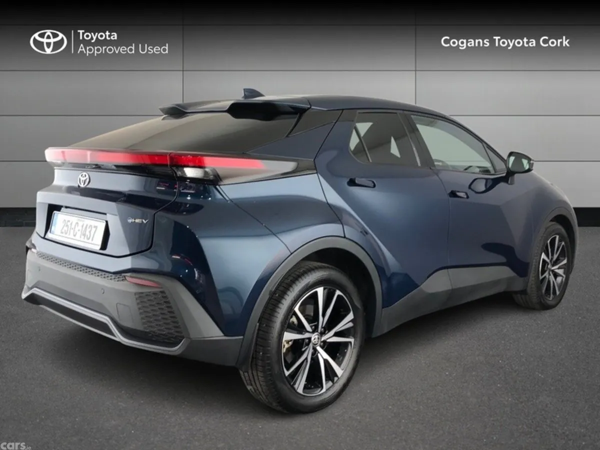 Toyota C-HR SUV, Petrol Hybrid, 2025, Blue