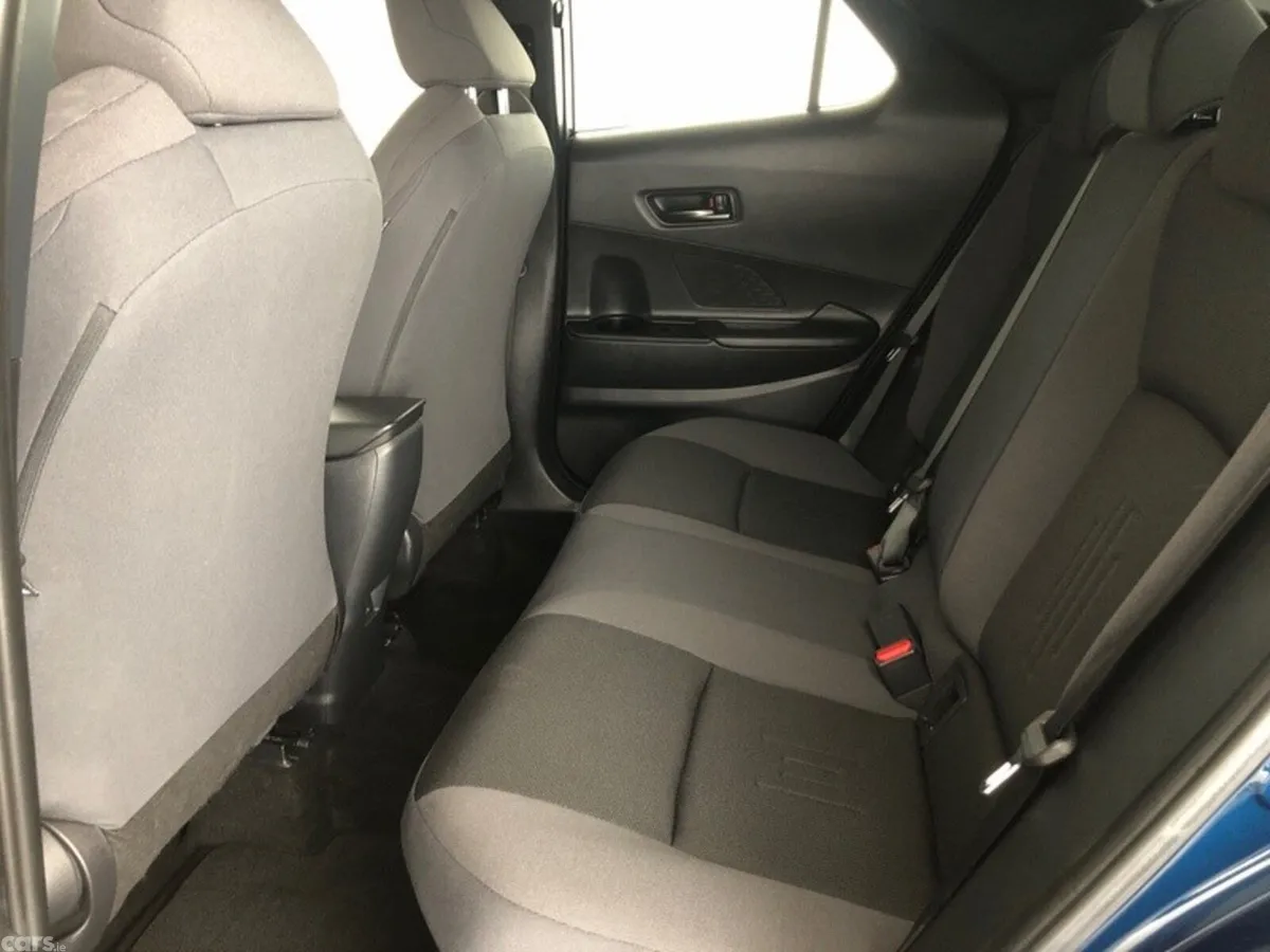 Toyota C-HR SUV, Petrol Hybrid, 2025, Blue