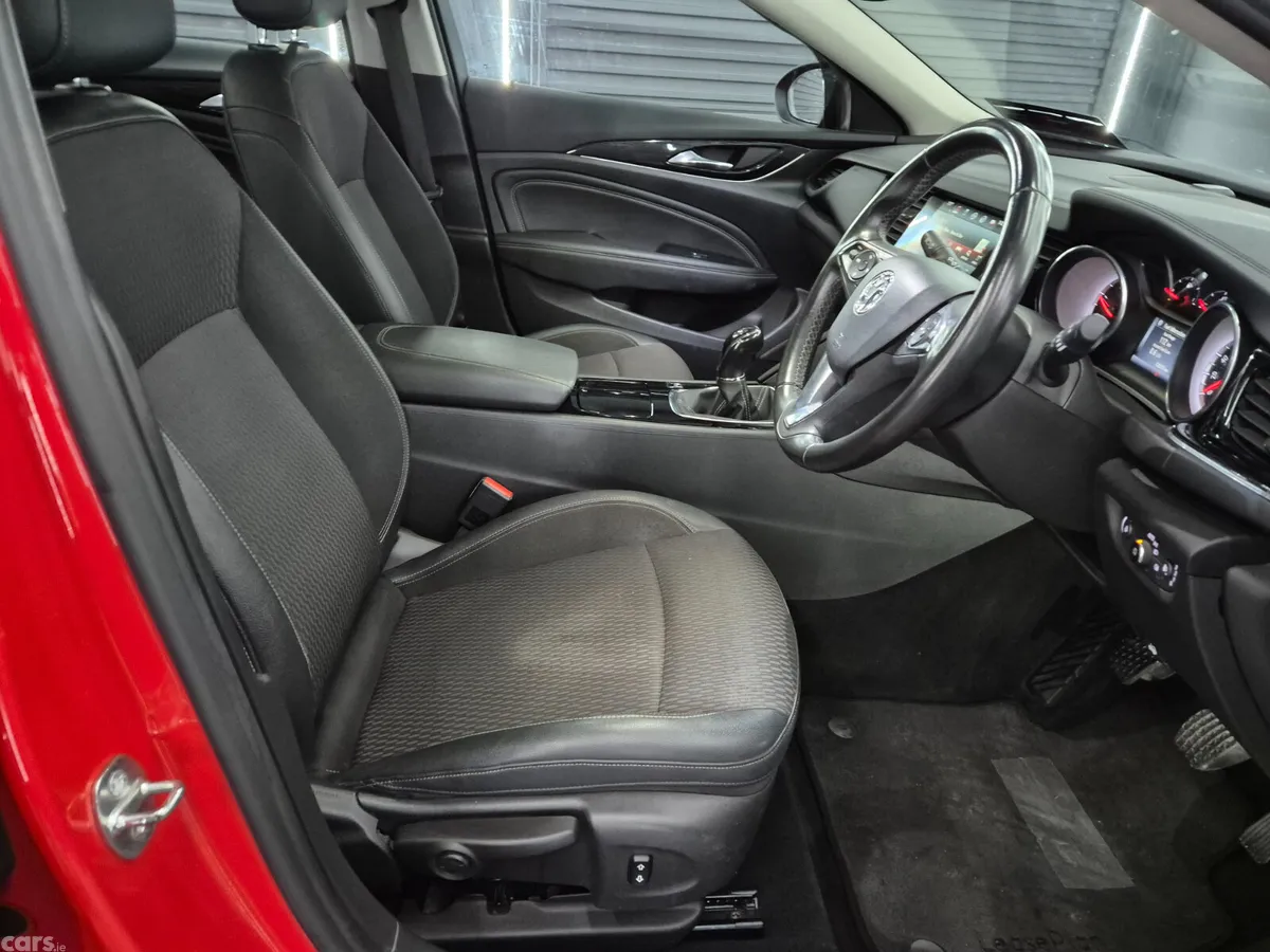 Vauxhall Insignia Estate, Diesel, 2018, Red