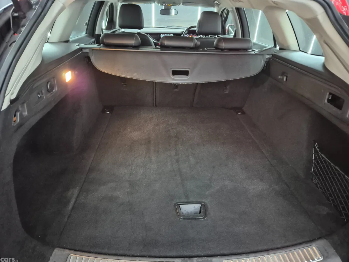 Vauxhall Insignia Estate, Diesel, 2018, Red