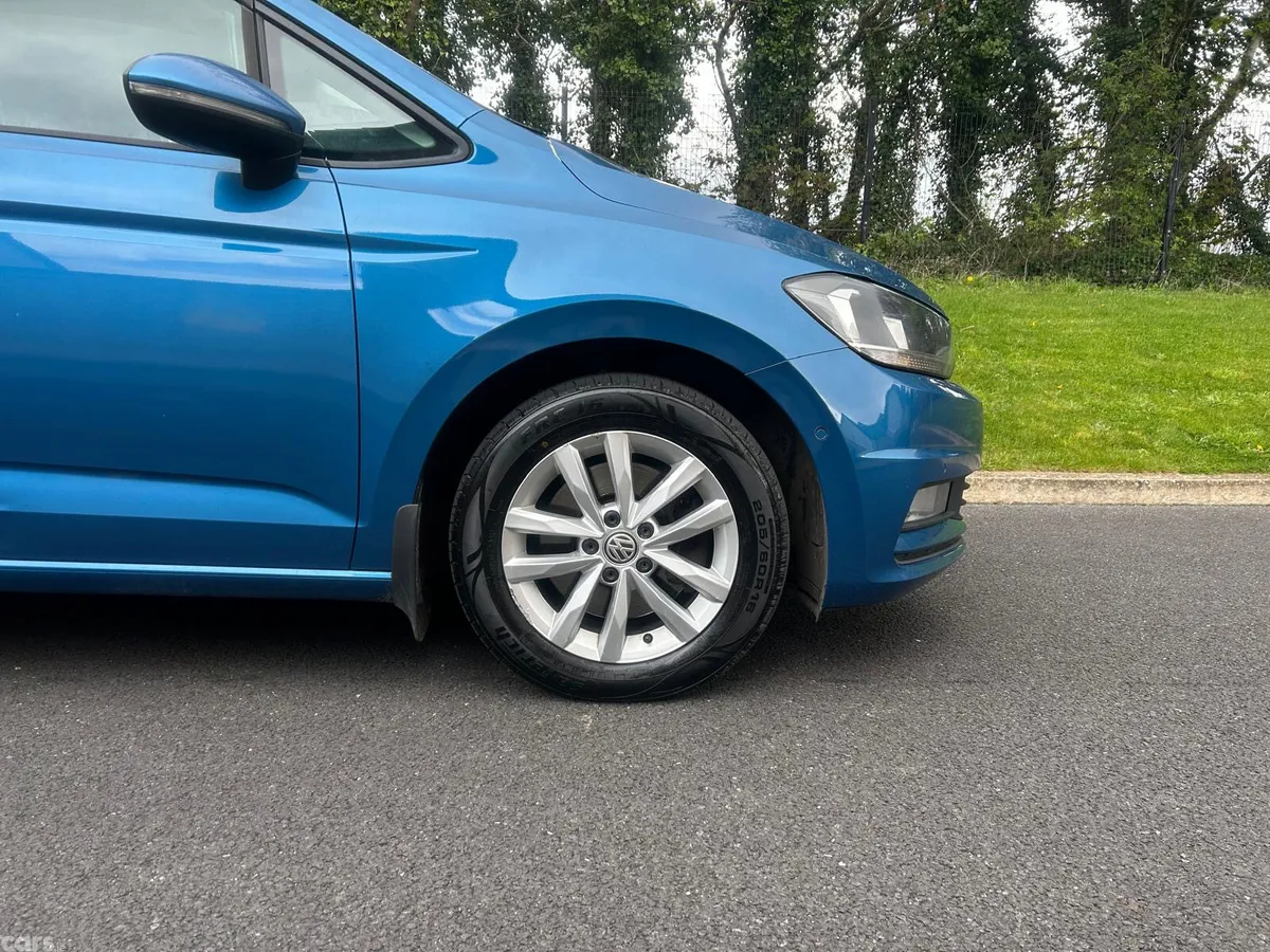 Volkswagen Touran MPV, Diesel, 2017, Blue