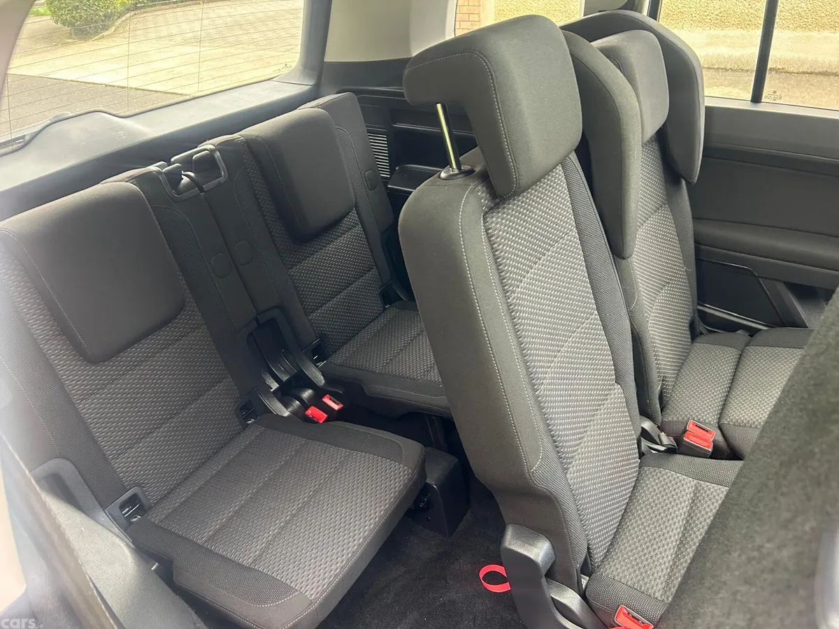 Volkswagen Touran MPV, Diesel, 2017, Blue