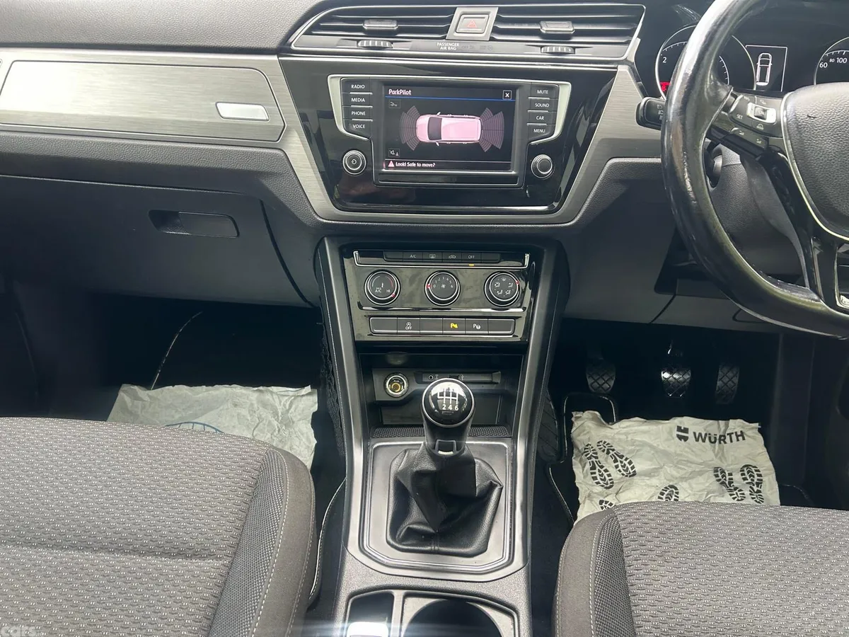 Volkswagen Touran MPV, Diesel, 2017, Blue