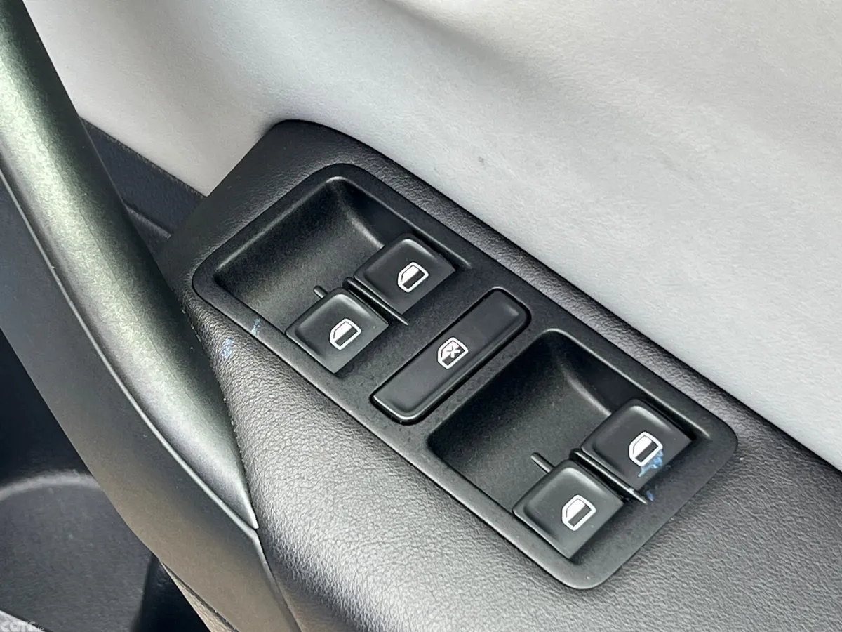 Volkswagen Polo Hatchback, Petrol, 2015, Blue