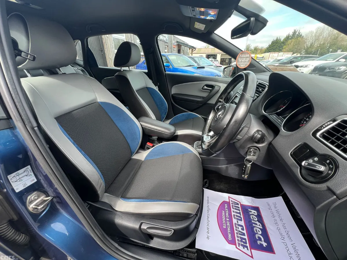 Volkswagen Polo Hatchback, Petrol, 2015, Blue