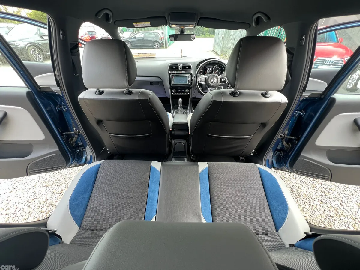 Volkswagen Polo Hatchback, Petrol, 2015, Blue