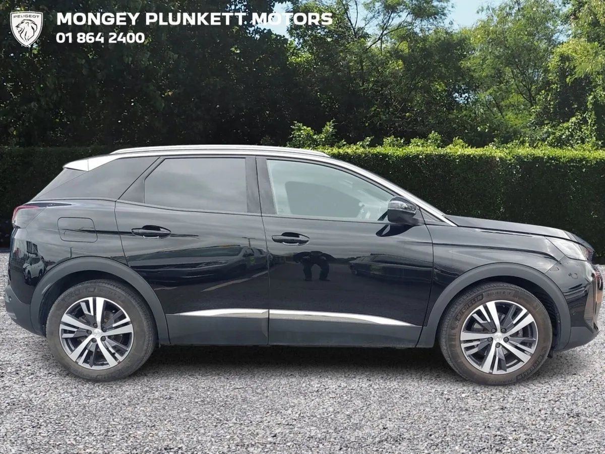 Peugeot 3008 MPV, Petrol, 2023, Black