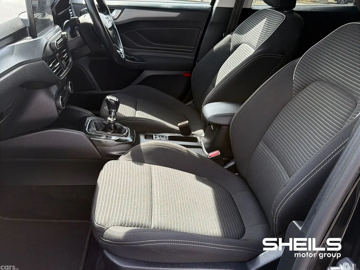 Ford Focus Hatchback, Petrol, 2023, Black