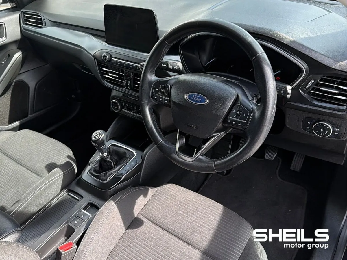 Ford Focus Hatchback, Petrol, 2023, Black