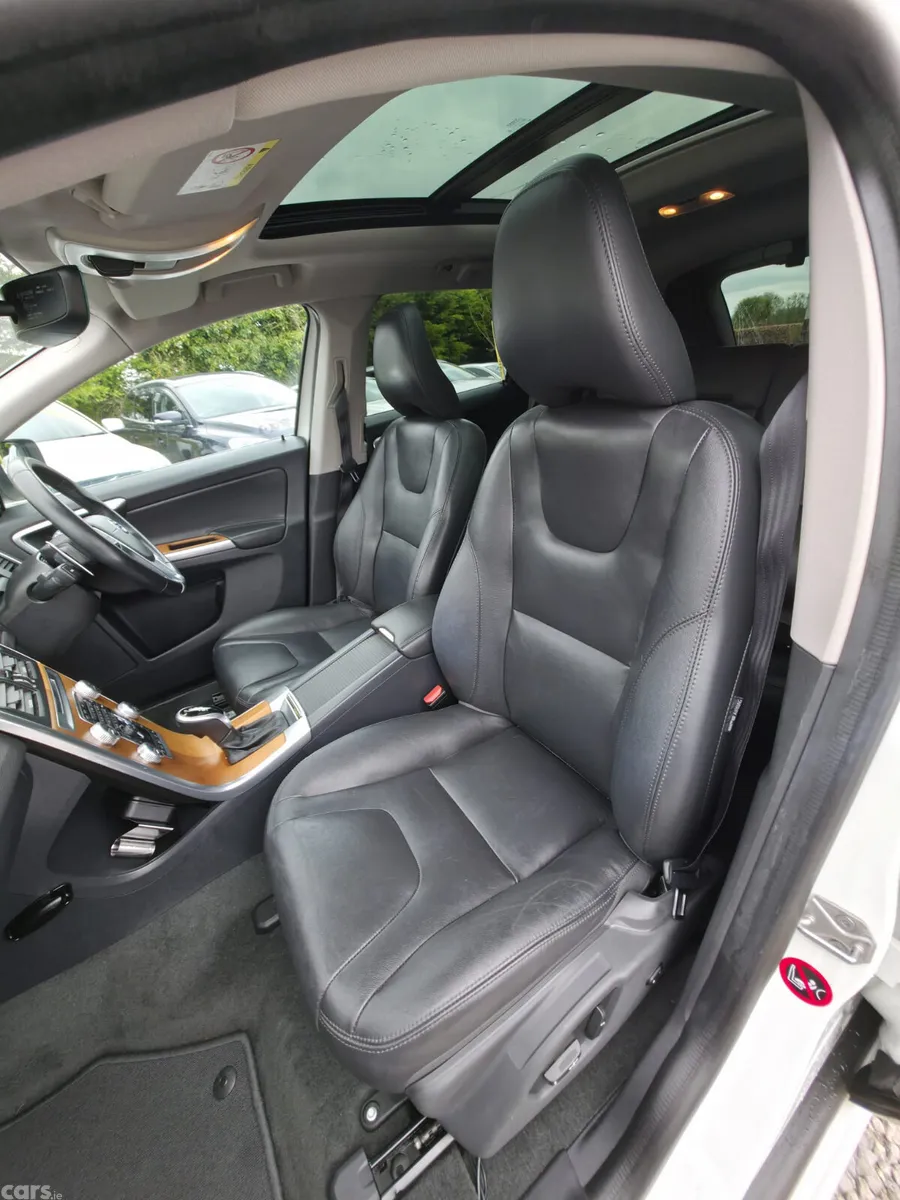 Volvo XC60 SUV, Diesel, 2017, White