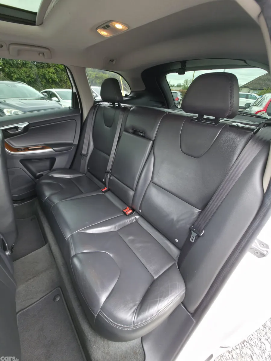 Volvo XC60 SUV, Diesel, 2017, White