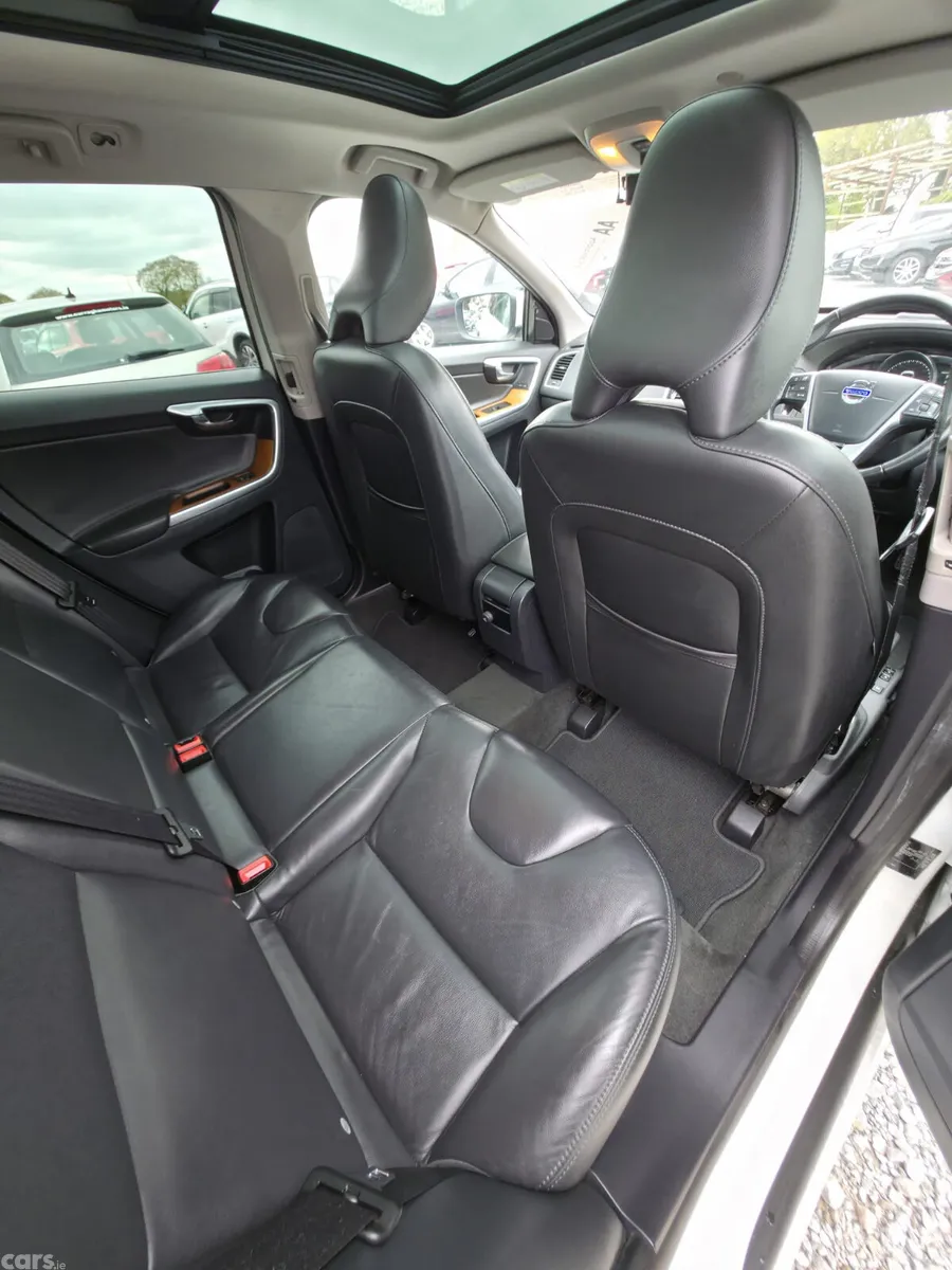 Volvo XC60 SUV, Diesel, 2017, White