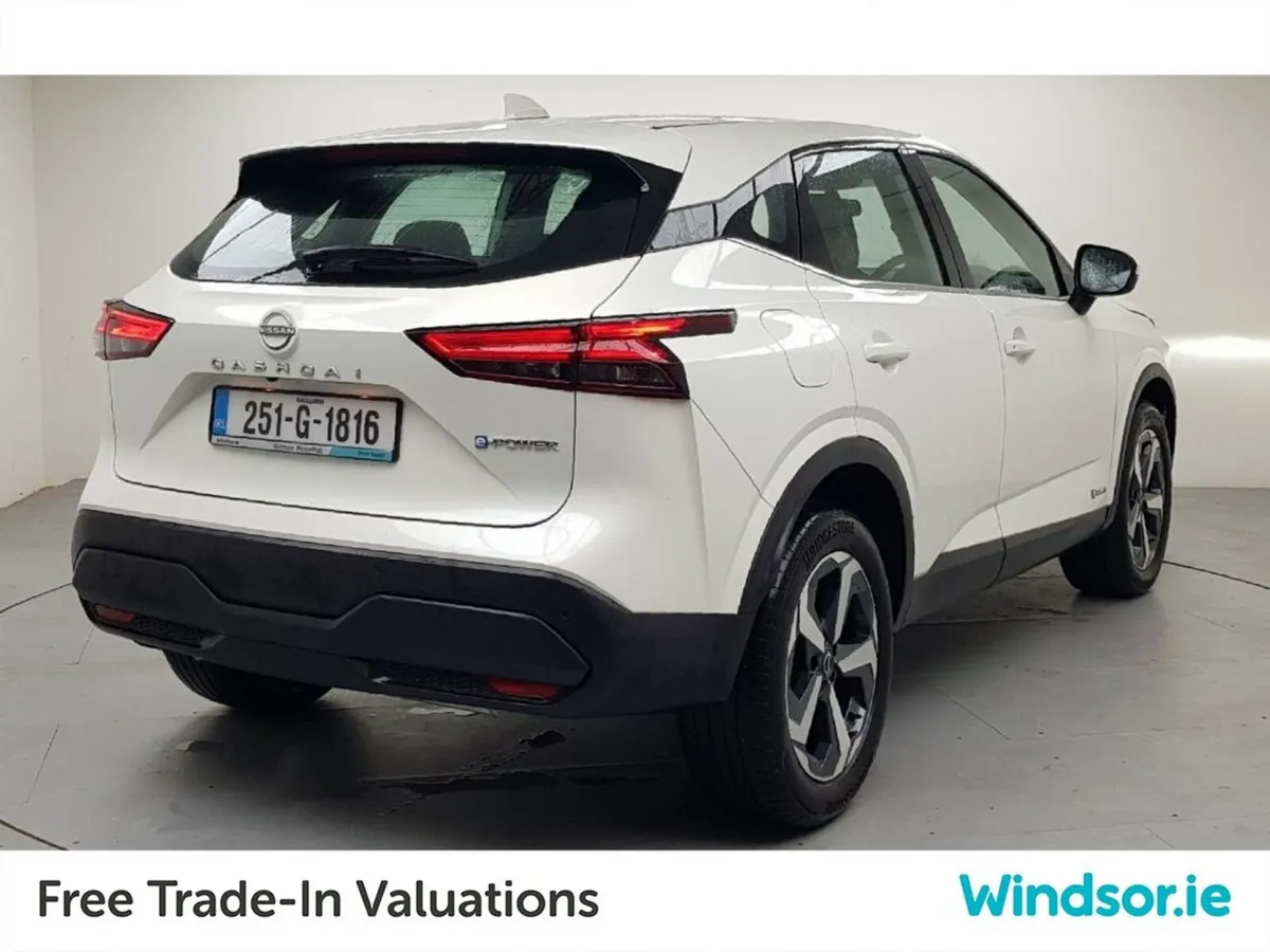 Nissan Qashqai MPV, Petrol, 2025, White