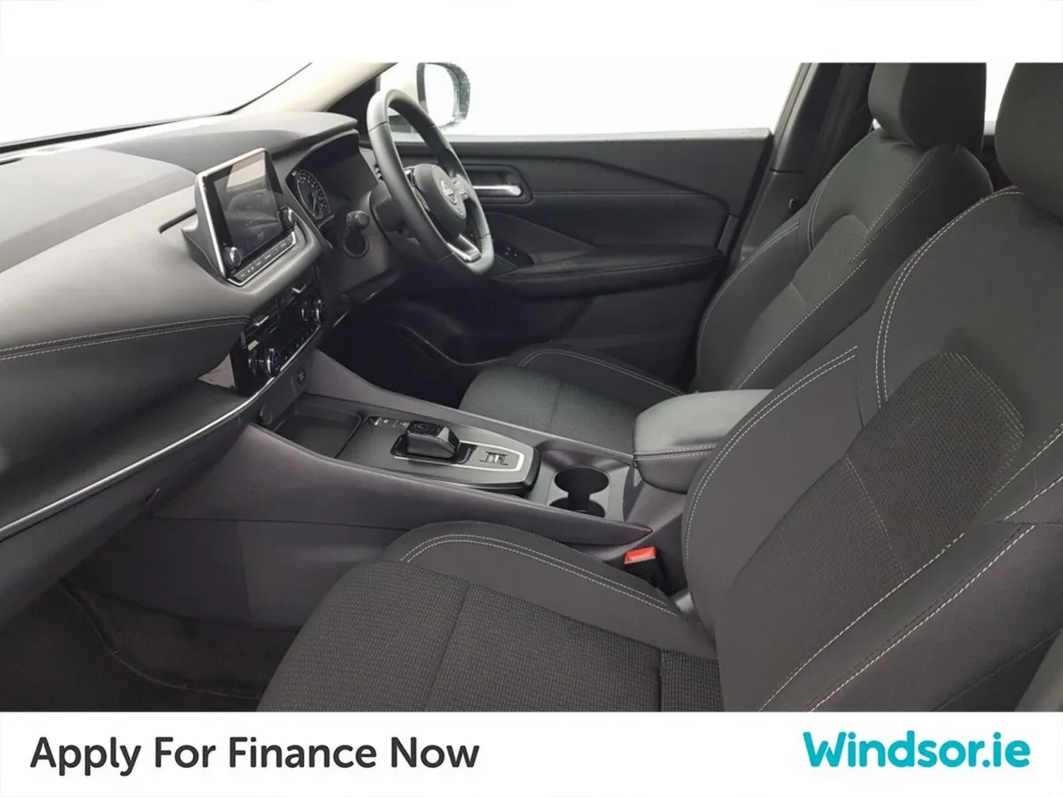 Nissan Qashqai MPV, Petrol, 2025, White