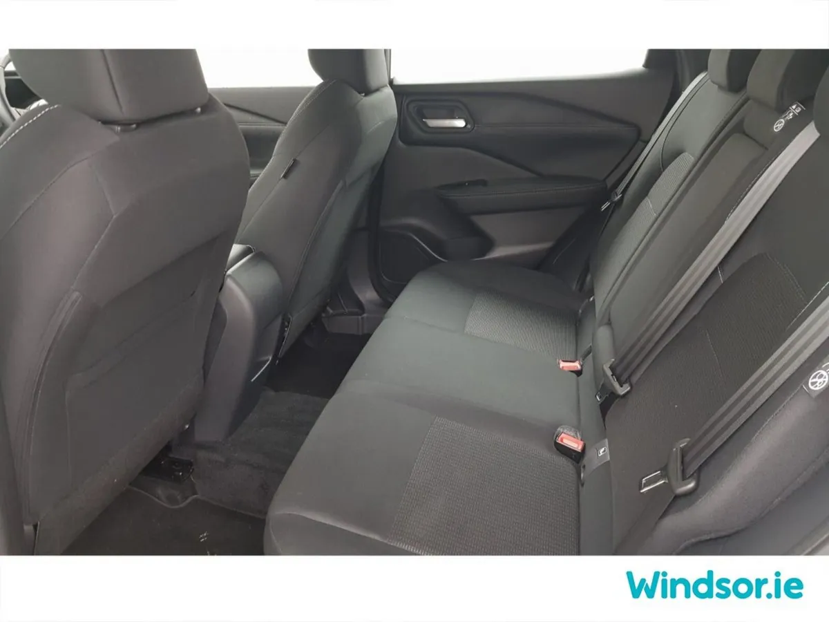 Nissan Qashqai MPV, Petrol, 2025, White