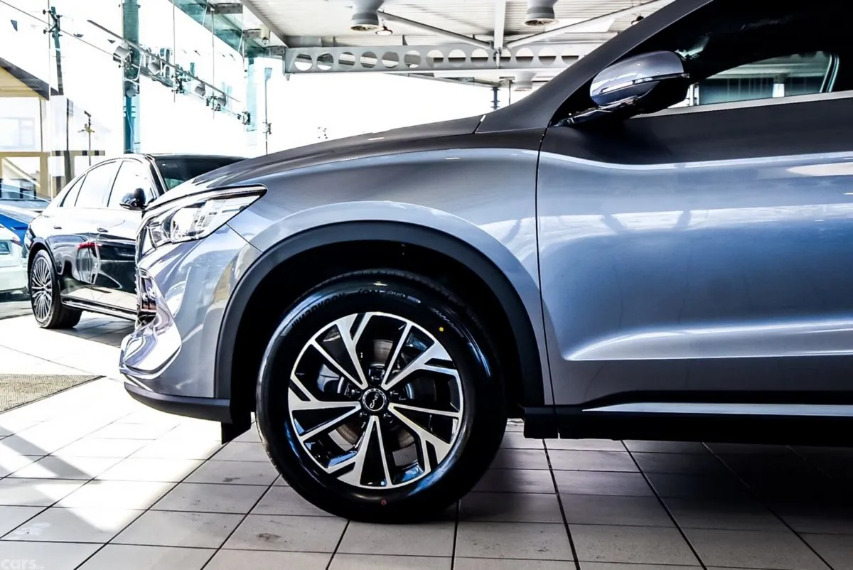 BYD SEALION 5 SUV, Petrol Plug-in Hybrid, 2026, Grey