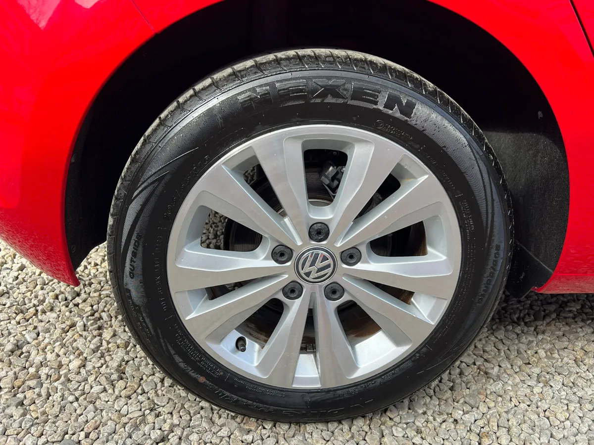 Volkswagen Golf Hatchback, Petrol, 2015, Red