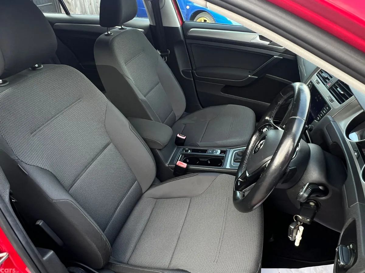 Volkswagen Golf Hatchback, Petrol, 2015, Red