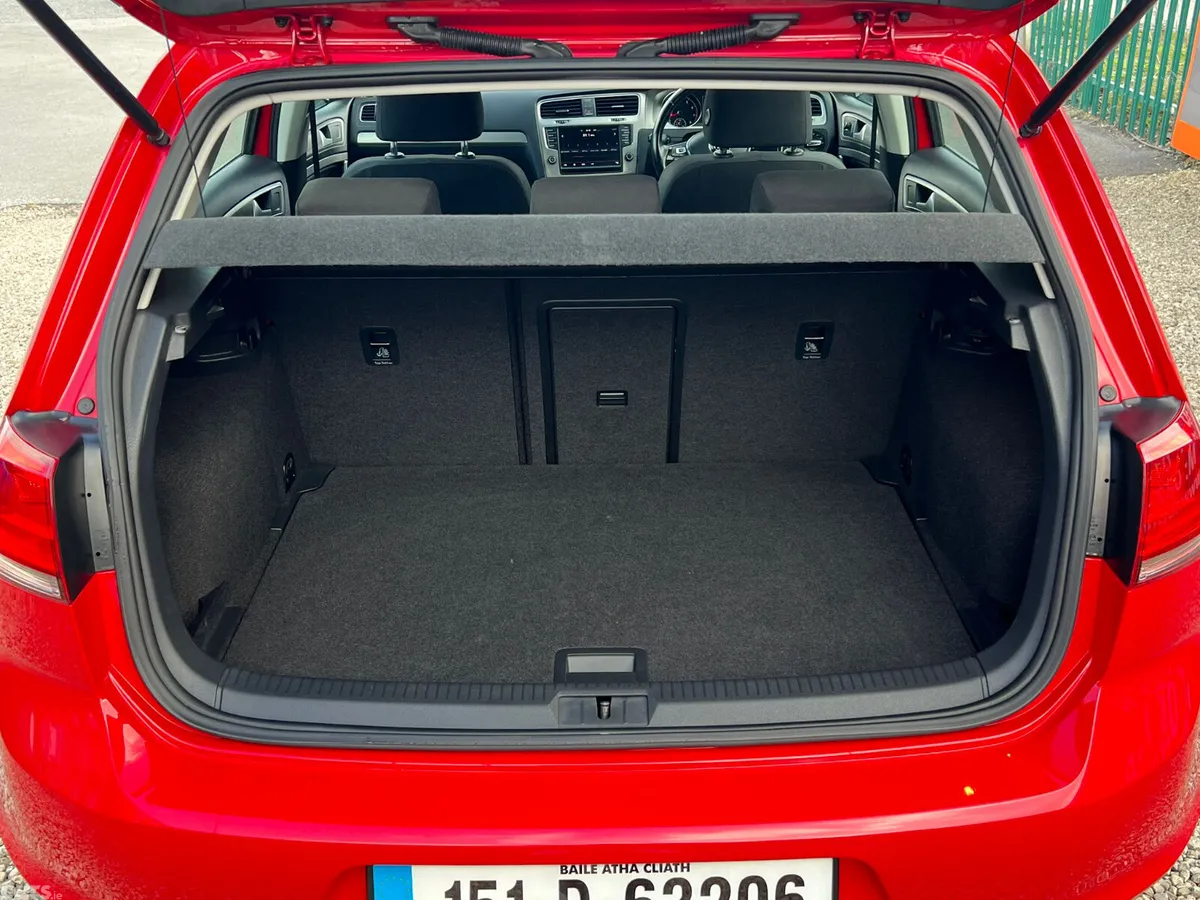 Volkswagen Golf Hatchback, Petrol, 2015, Red