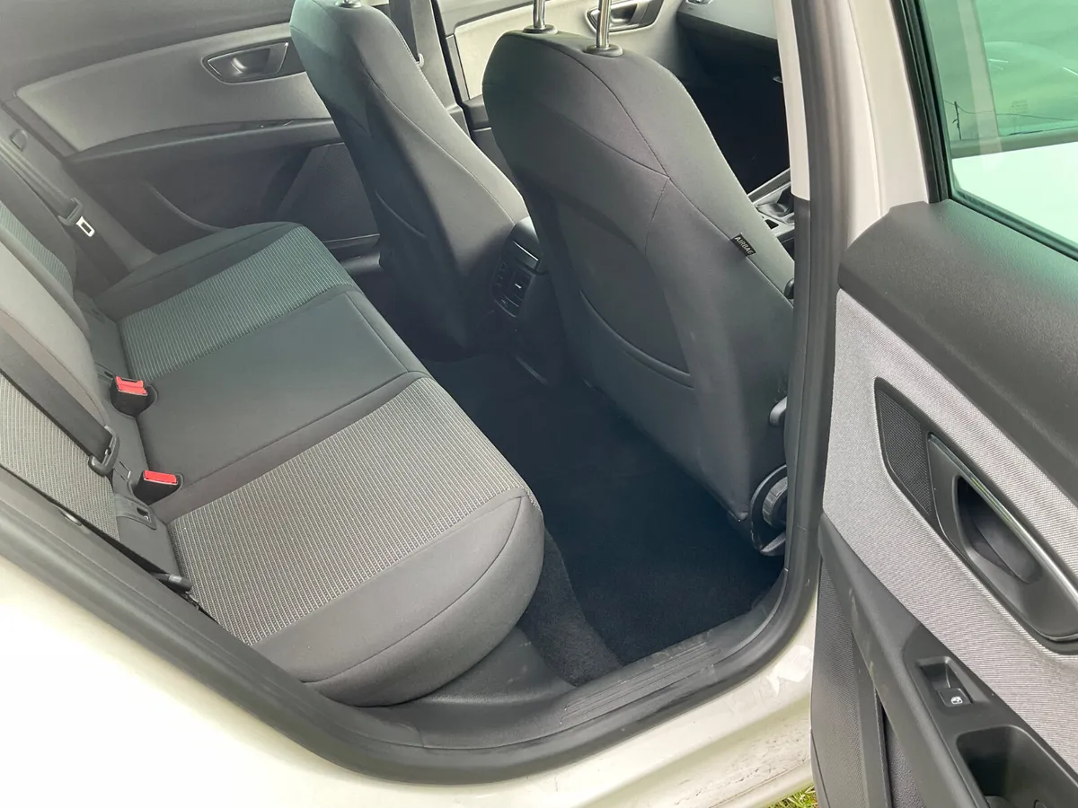 SEAT Leon Hatchback, Diesel, 2020, White