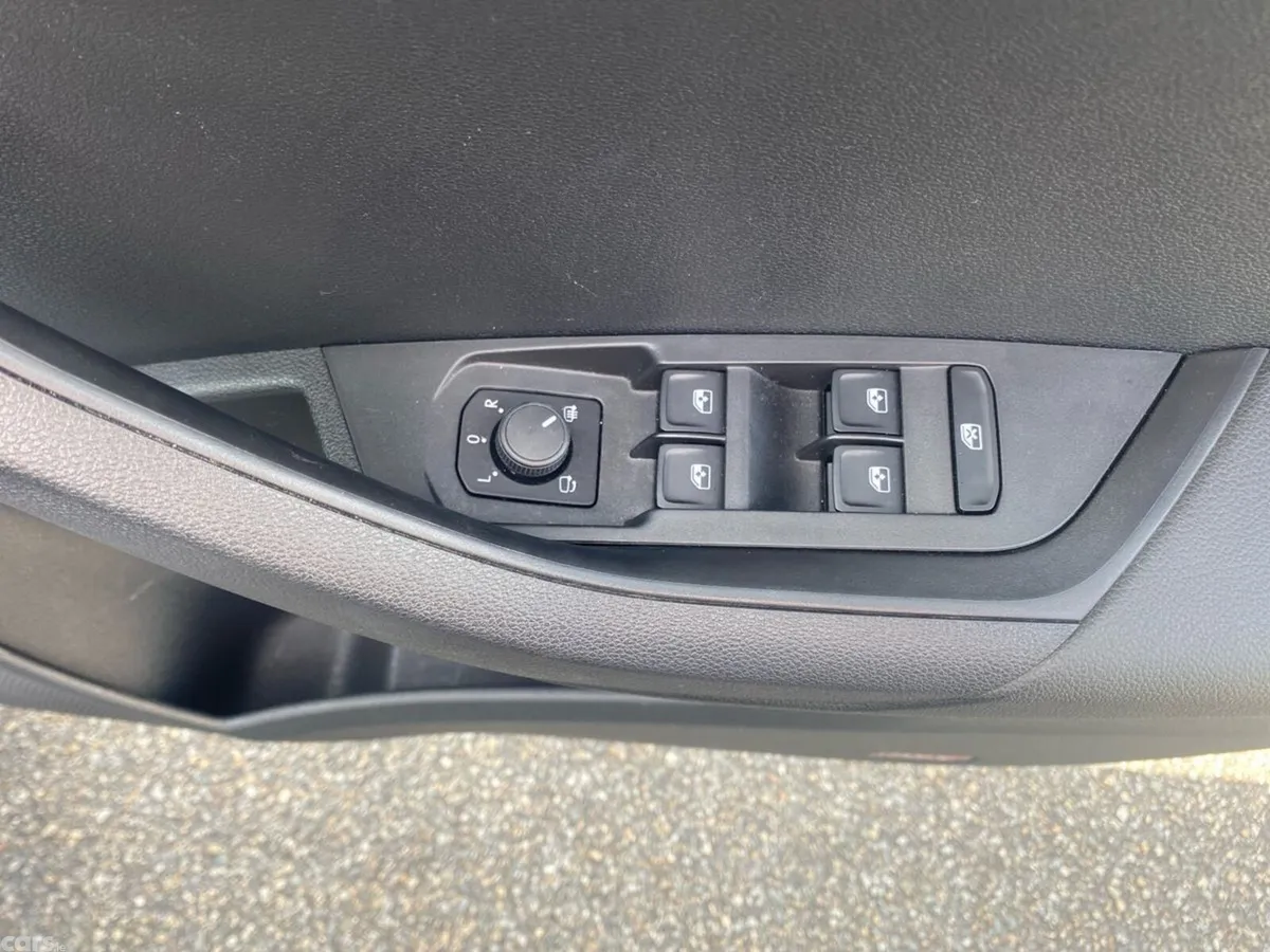 Skoda Karoq Estate, Petrol, 2024, Grey