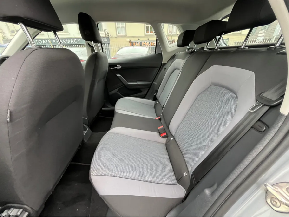 SEAT Arona Hatchback, Diesel, 2018, Grey