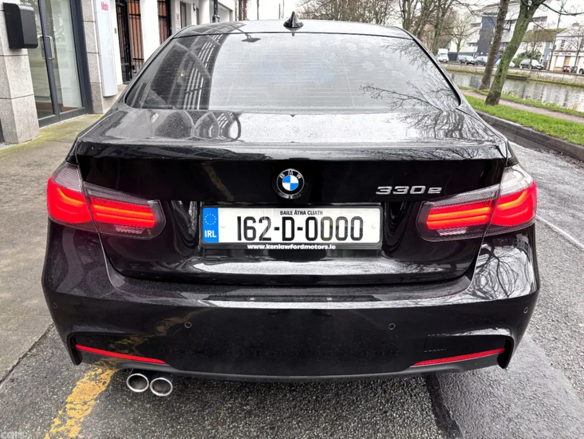 BMW 3-Series Saloon, Petrol Plug-in Hybrid, 2016, Black