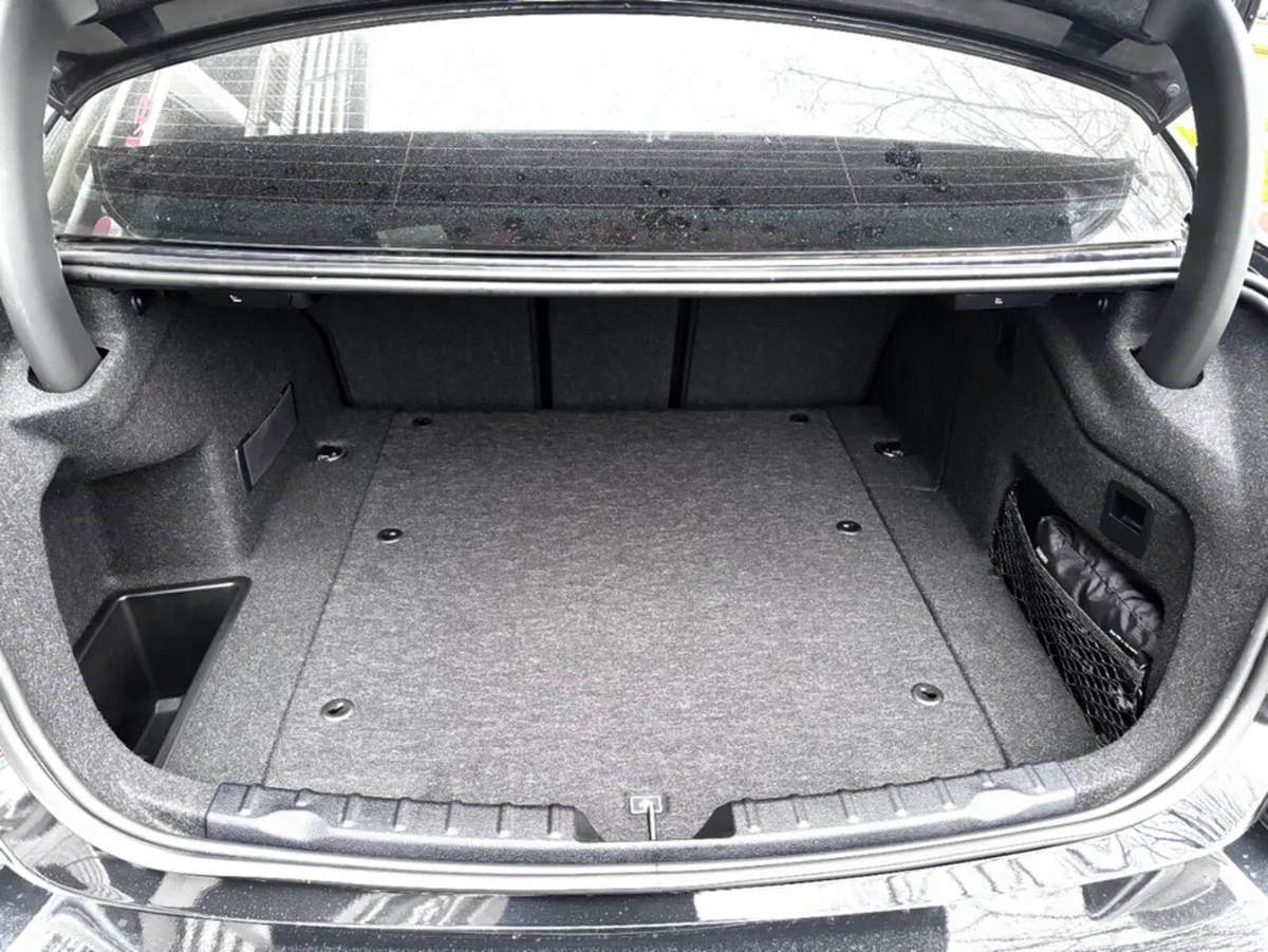 BMW 3-Series Saloon, Petrol Plug-in Hybrid, 2016, Black