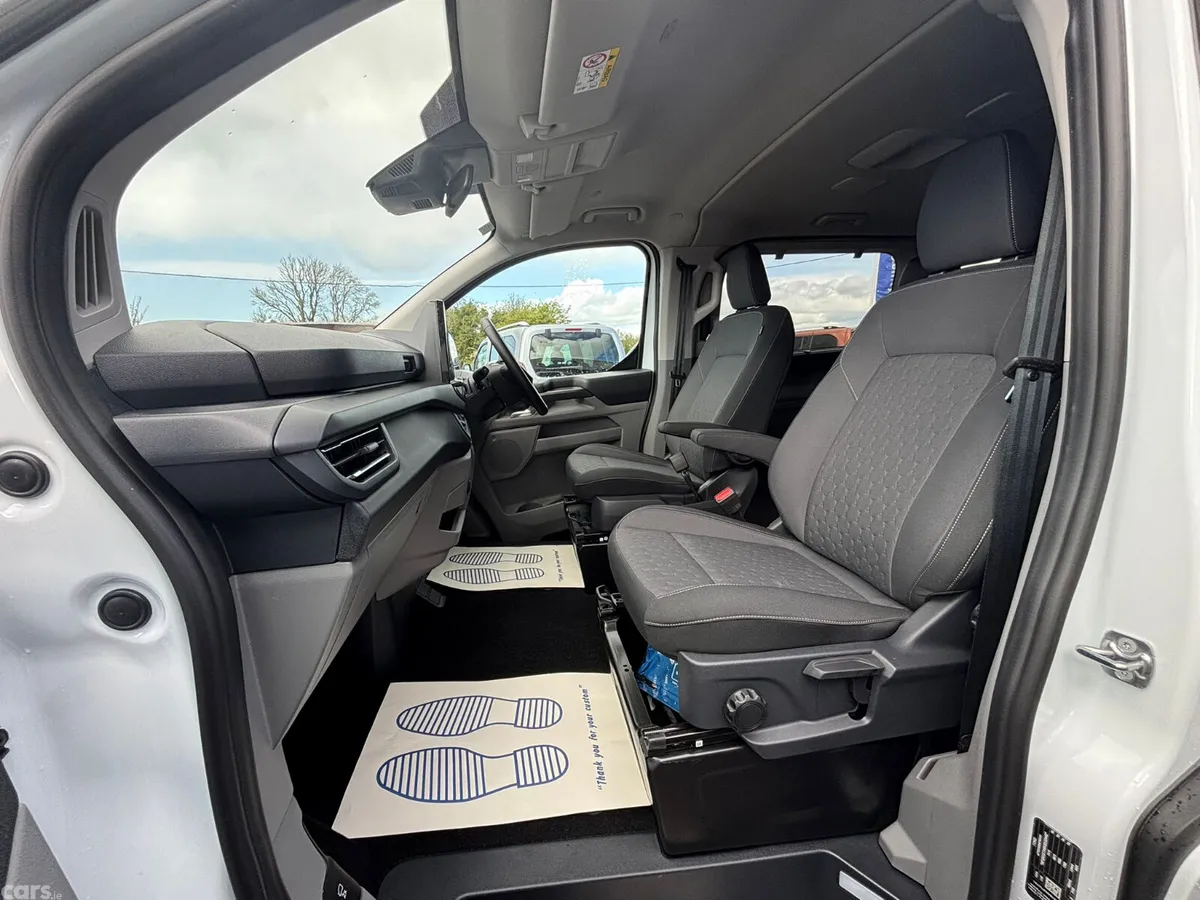 Ford Tourneo Custom MPV, Diesel, 2026, White