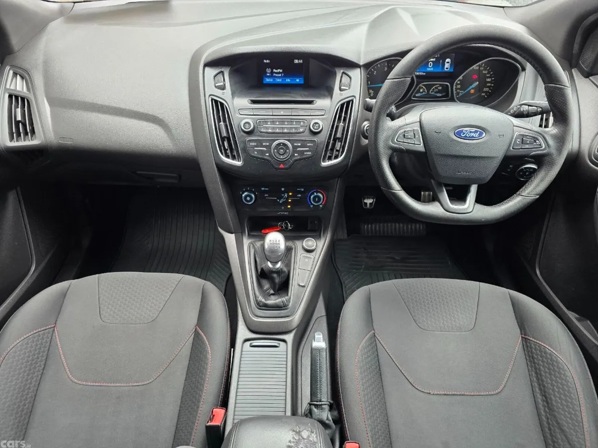 Ford Focus Hatchback, Diesel, 2017, Red
